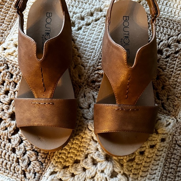 Boutique- Corky’s Refreshing Wedge Sandal Size 7 - Picture 15 of 16